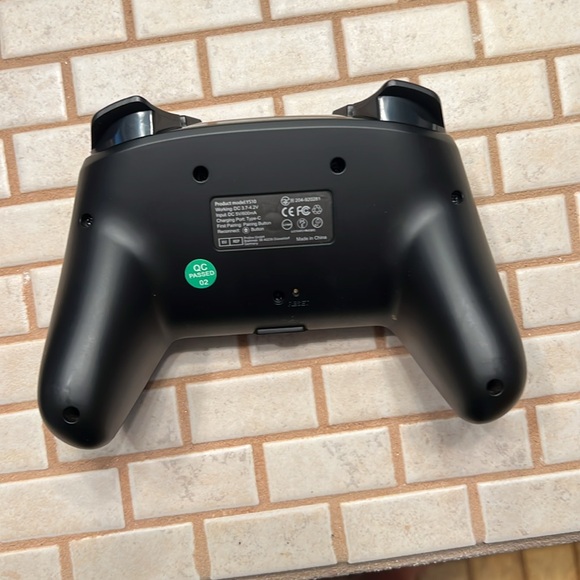 New Nintendo Switch Controller - Picture 3 of 4